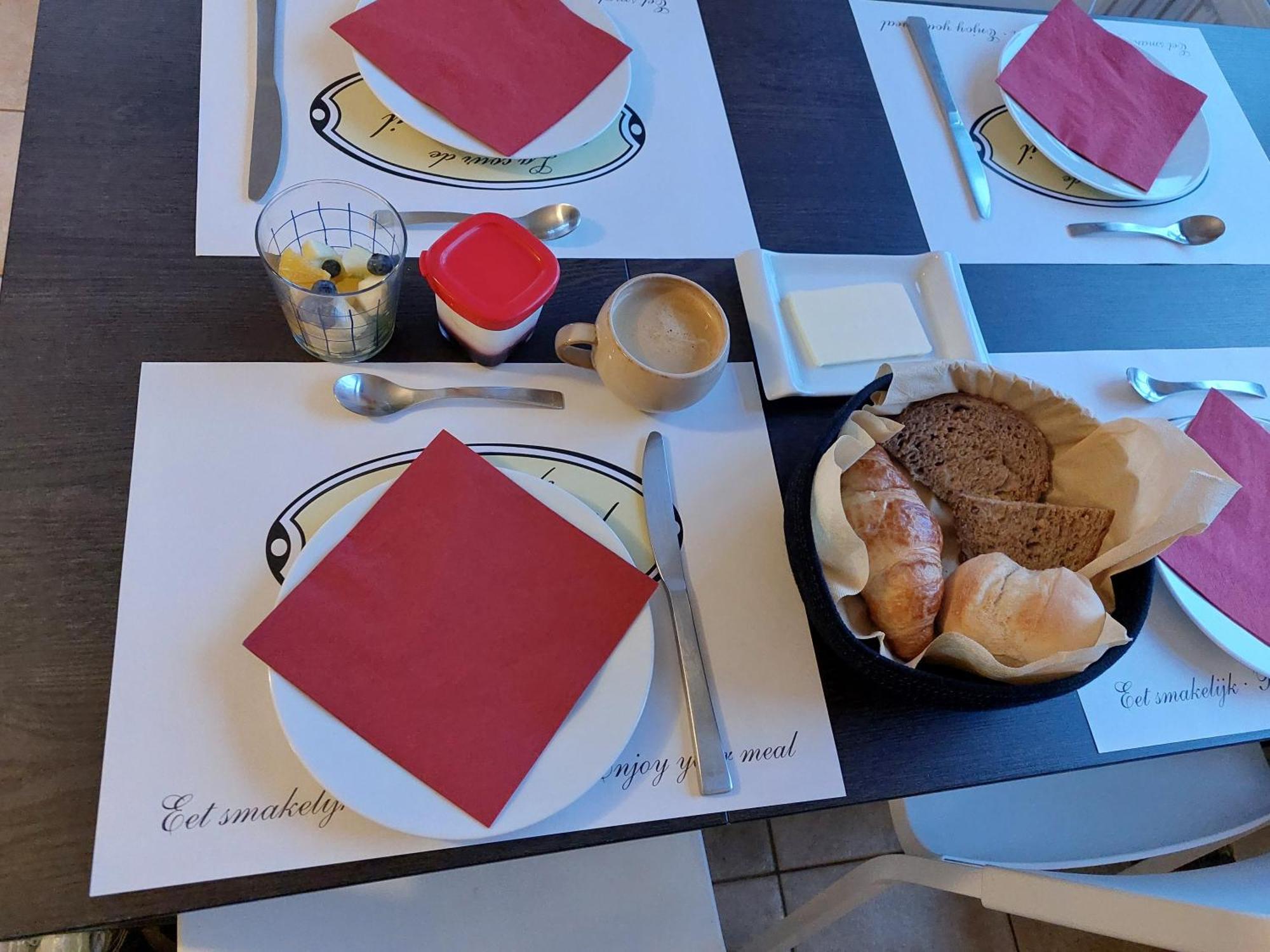 Bed and Breakfast La Cour De Grandmenil Manhay Экстерьер фото